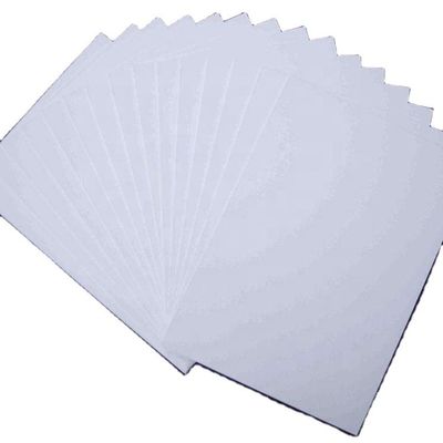 110 x 57 x 15 mm C1S Πίνακας ελεφαντόδοντου σε μάζα 100% παρθένου ξύλινου χαρτοπολτού για συσκευασίες από χαρτόνια