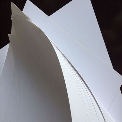 Προσαρμοσμένες κάρτες ονομάτων High Bulk Art Card 300gm με τεχνολογία χημικής επικάλυψης χαρτοπολτού