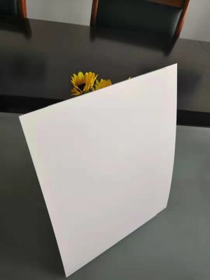 Επικάλυπτο χαρτί με πλάτος 700*1000 mm από ανακυκλωμένο χαρτοπολτό ξύλου για συσκευασία