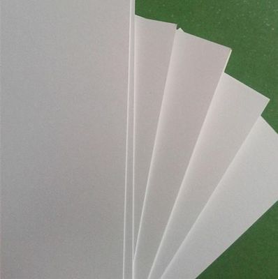 110 x 57 x 15 mm C1S Πίνακας ελεφαντόδοντου σε μάζα 100% παρθένου ξύλινου χαρτοπολτού για συσκευασίες από χαρτόνια